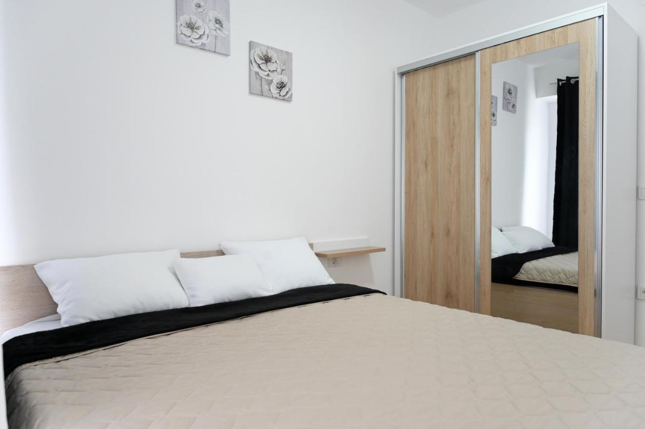 Porta Apartment สโกเปีย ภายนอก รูปภาพ